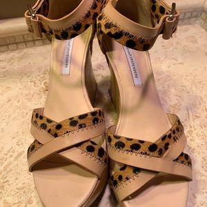 DVF Multi material wedge